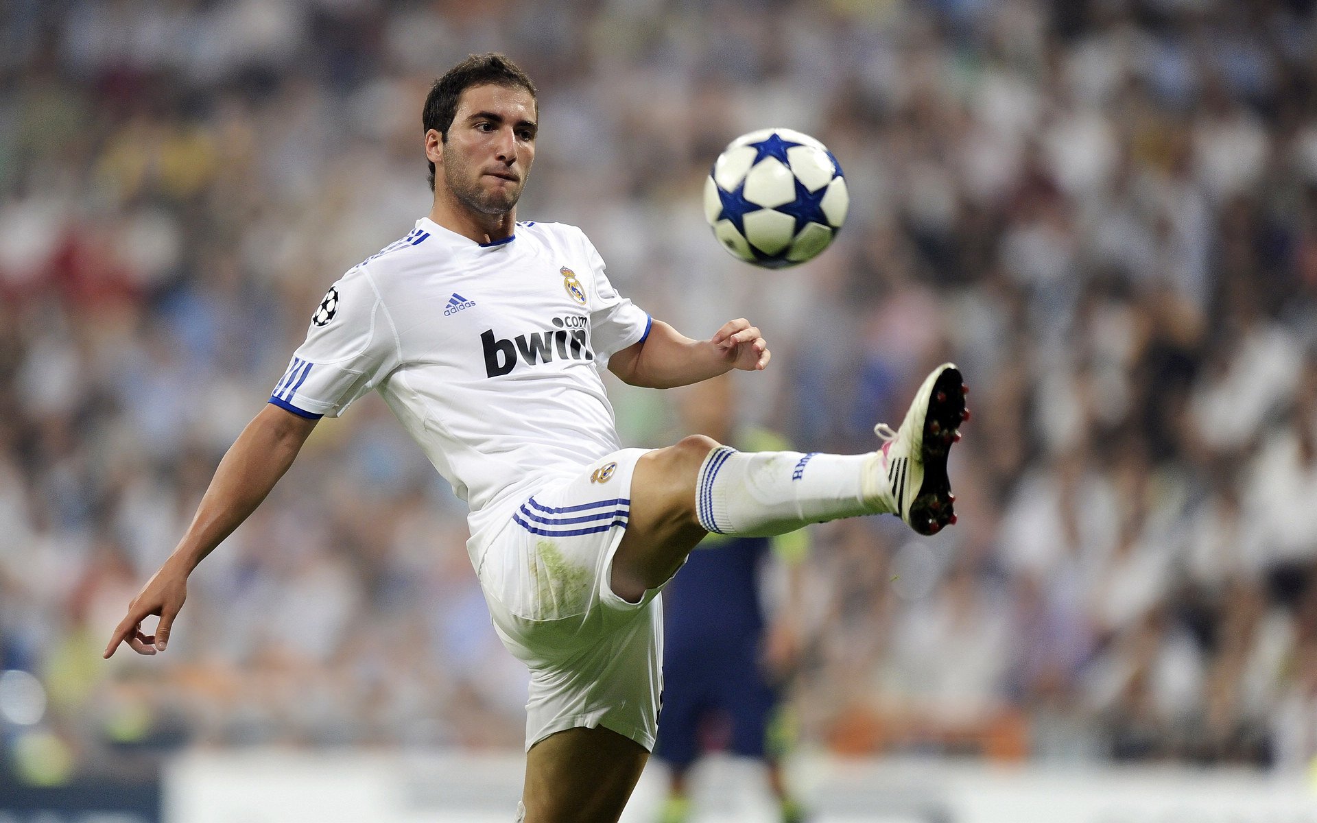 爱德华兹关键时刻定乾坤，森林狼力克爵士显新王气质