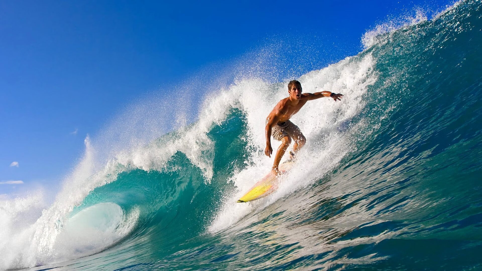 猛龙巅峰对决魔术，F1街道赛上的唯一焦点战