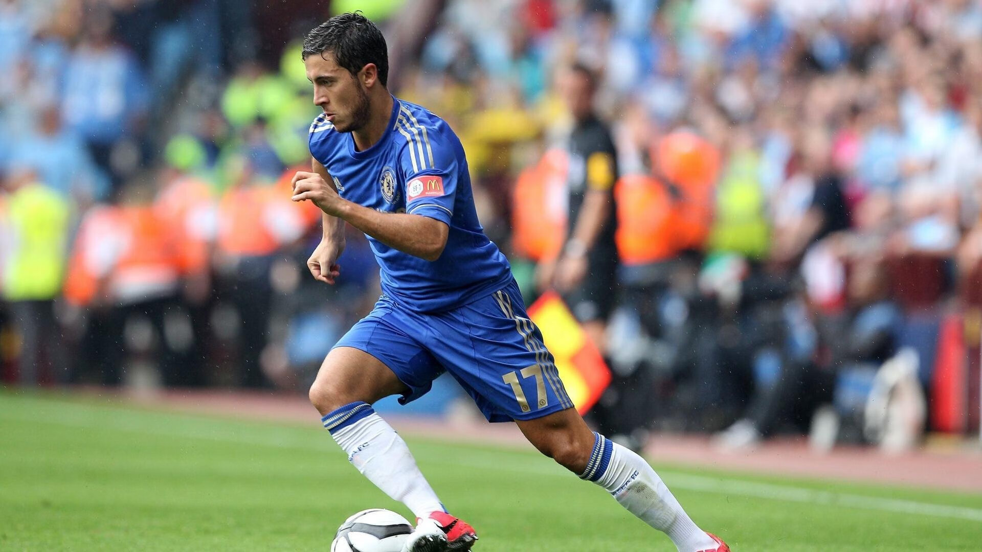 东决关键战之夜，詹姆斯在焦点战证明自己