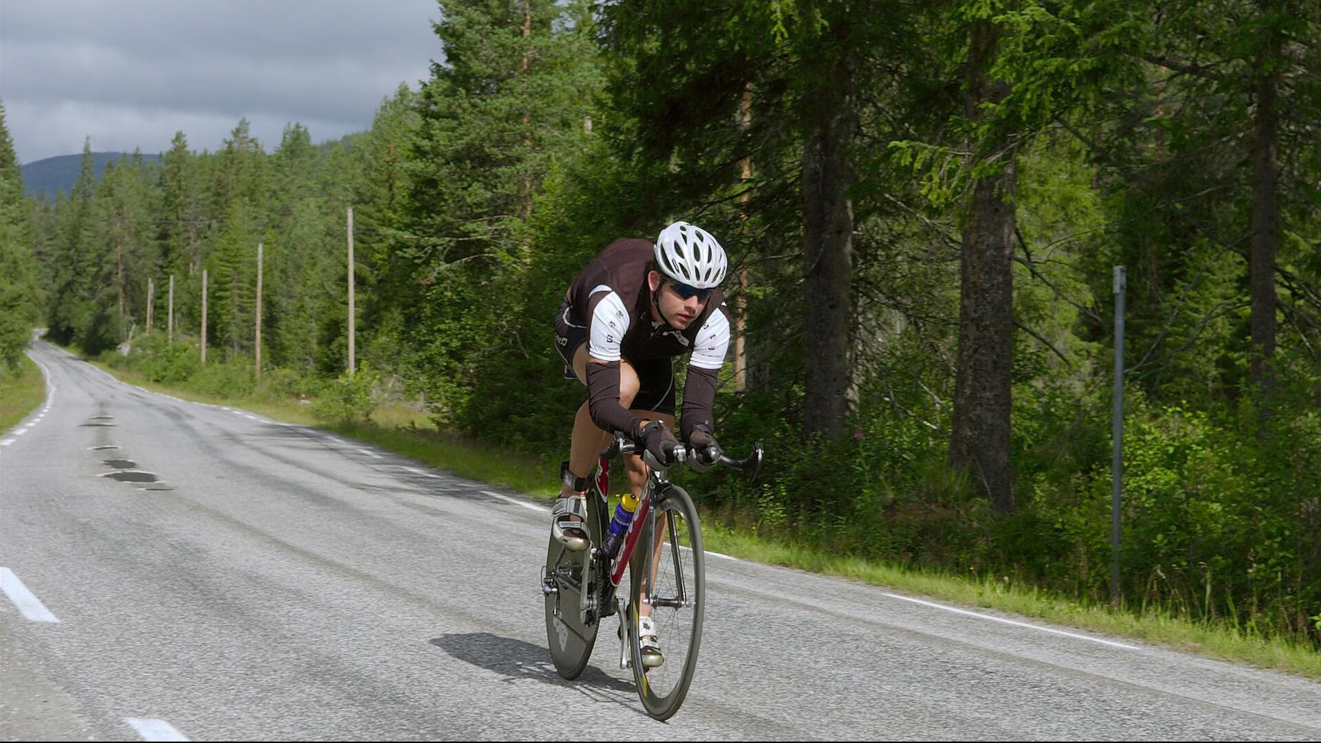 新王登基与旧日铁蹄，切特接管季后赛之夜，马刺踏平猛龙的战术启示